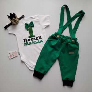 Komplet na roczek zielone spodnie z szelkami białe body z muszką