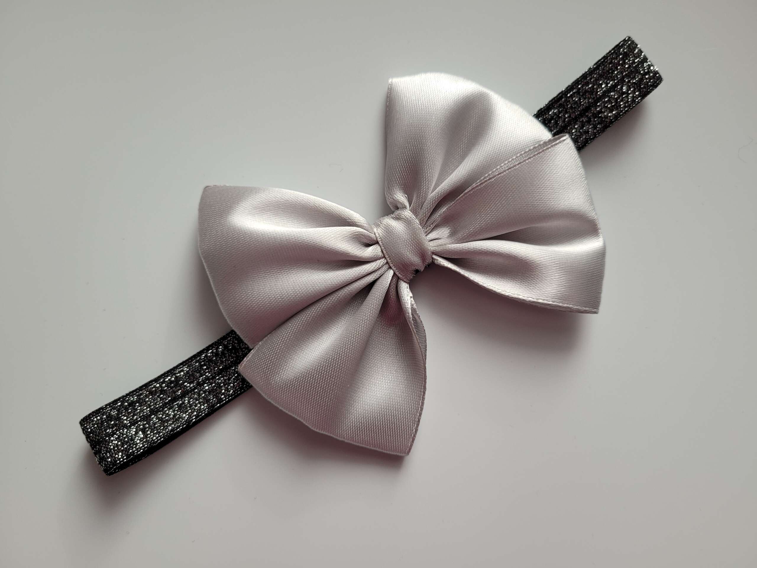 Opaska z kokardką – srebrna