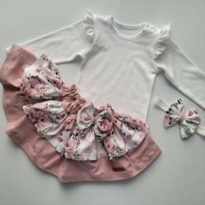 Spódniczka w kwiaty i body z falbankami na ramionach