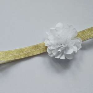 Opaska biały kwiatuszek na złotej gumce